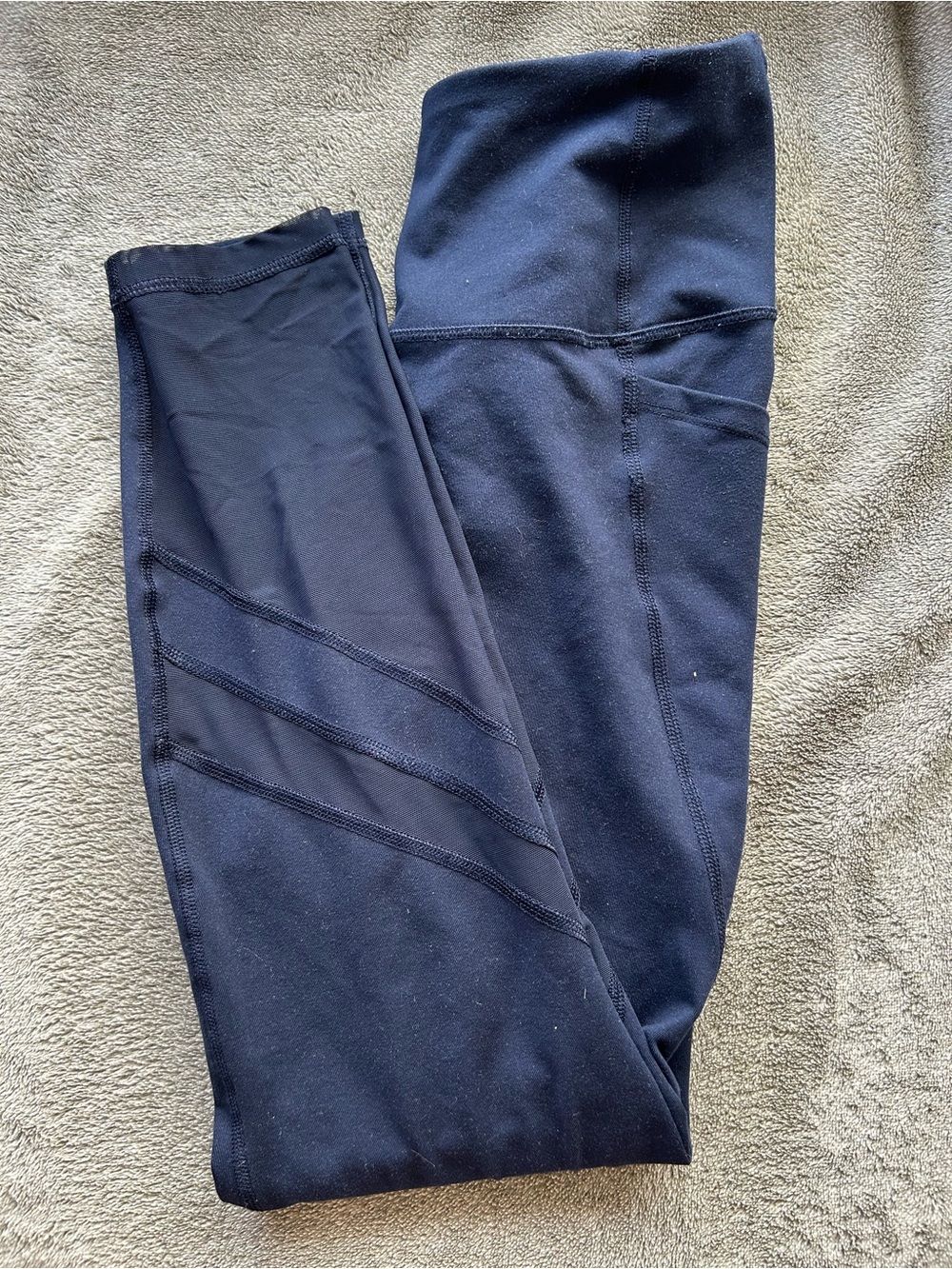 Old Navy Elevate Leggings with Pockets and Mesh Detail - Navy
